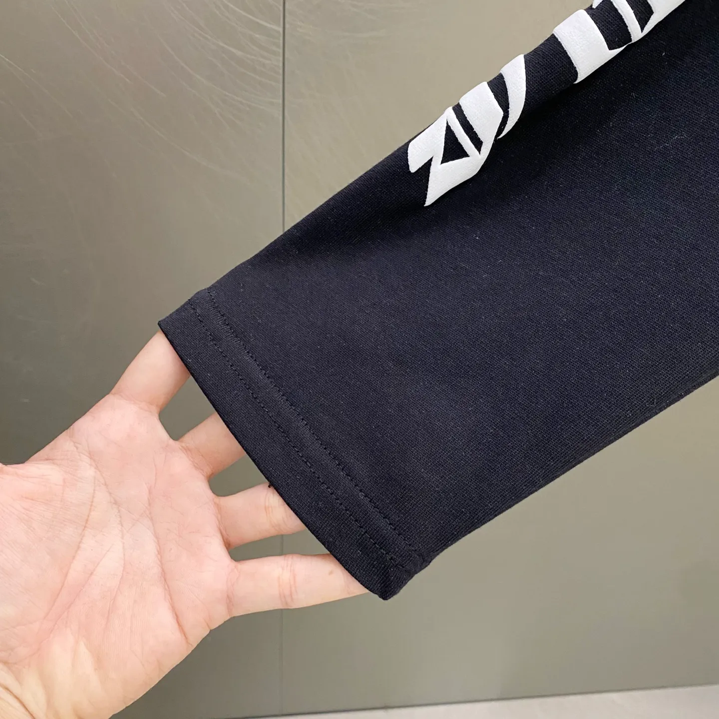 P160 Chrome Hearts/CH Chrome Hearts Sanskrit horseshoe spliced ​​foam letter printing popular long-sleeved T-shirt 280g high weight pure cotton fabric full set of accessories -Colour: white and black -Size: S M L XL